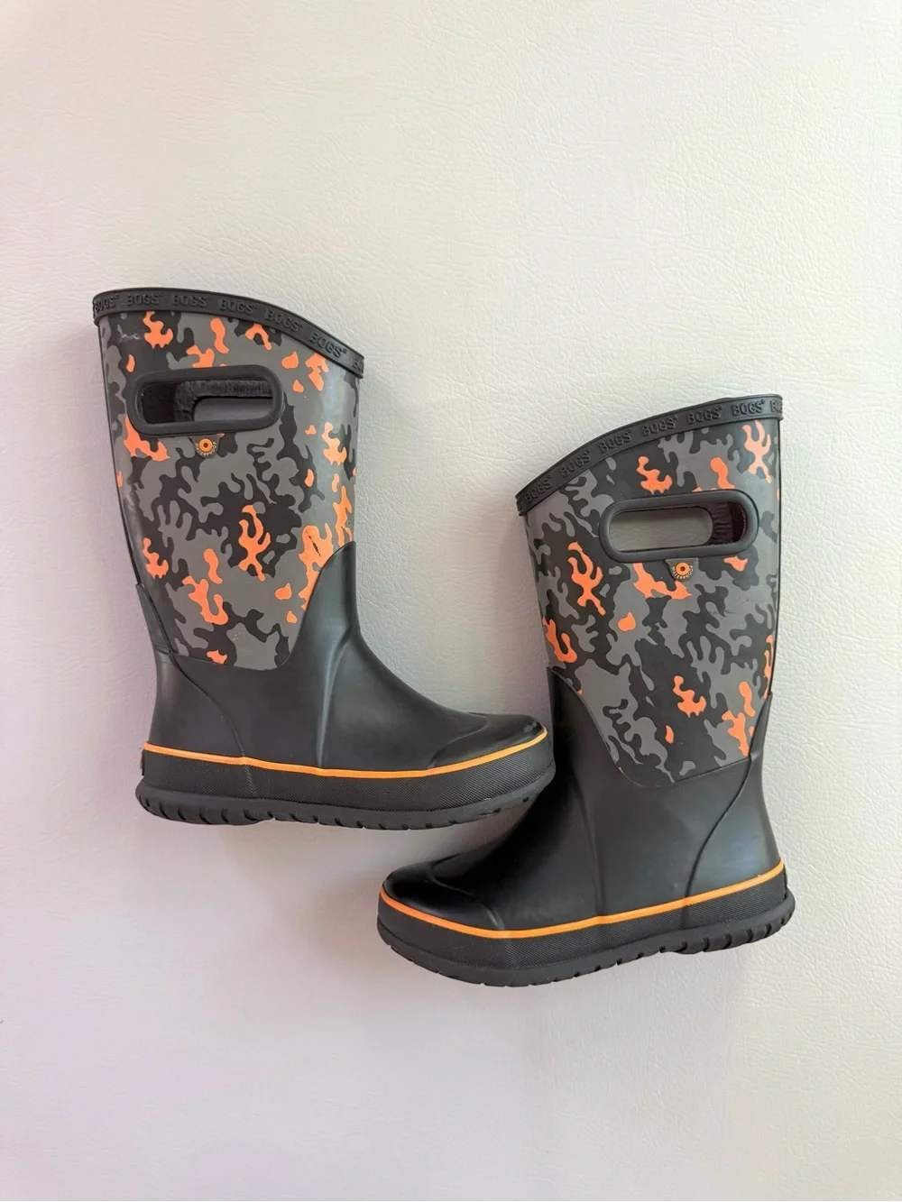 BOGS Neo Camo Tall Rain Boots Kids Boys Toddler Boots Size 13 Black & Orange